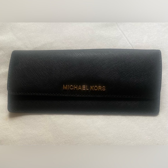 Michael Kors Black Wallet - Picture 1 of 7